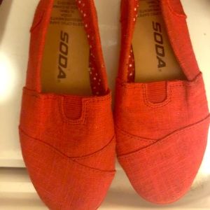 Toddler girls Soda red slip ons